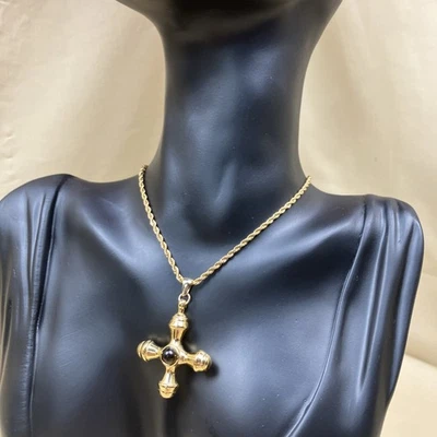 Colar pingente cruz folheado a ouro 18k Bloomingdales AQUA 19 polegadas. Novo com etiquetas RP US$ 75 - Imagem 1 de 4