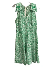 Vestido Vintage Años 70 Estampado Verde Sin Mangas S/M Longitud Té Columpio Escuela de Arte LINDO - Imagen 1 de 6