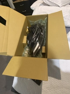 A3 8P RIGHT HEADLIGHT HALOGEN PN- 8P0941004BC 07/08-04/13 *0000134865* - image 1 of 3