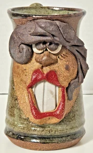 Taza vintage de gres hecha en Mahón “cara fea” - firmada MMS - Imagen 1 de 9