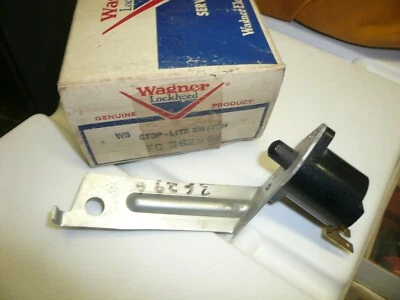 ВЫКЛЮЧАТЕЛЬ СТОП-СИГНАЛА 1960 1961 OLDSMOBILE 36296 Wagner - новый из старых запасов - два за одну цену - Изображение 1 из 2