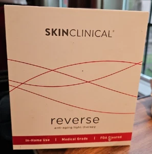 Dispositivo de terapia de luz antienvejecimiento inverso SkinClinical recargable con cable - Imagen 1 de 10