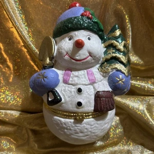 Weihnachten handbemalter Schneemann mit Baum & Schaufel Schmuckkästchen mit Goldverschluss - Bild 1 von 3