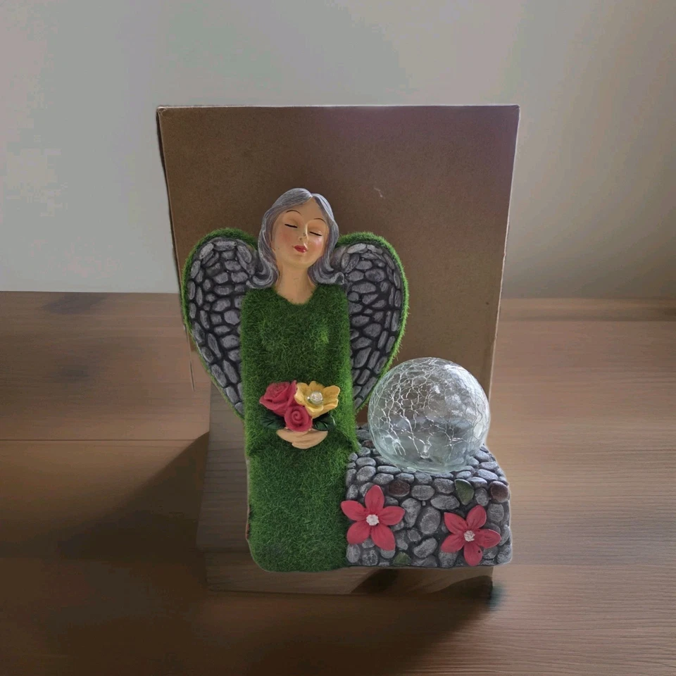 SOLAR LIGHT GARDEN STATUE GRANDMA SISTER WOMAN ANGEL - Image 1 of 2