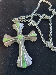 Vintage Sarah Coventry 1976 Green Enamel Cross Necklace - Picture 1 of 5