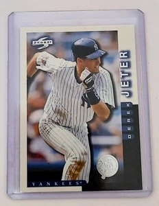 Derek Jeter 1997 Score Team Collection Foil Parallel #22 - Picture 1 of 1