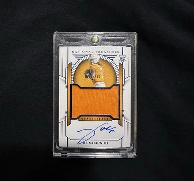 2024 帕尼尼国家宝藏大学 RPA Joe Milton III RPA 卡/49 RC — 第 1/2 张图片