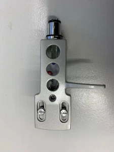VINTAGE METAL HEADSHELL WITH AUDIO TECHNICA CARTRIDGE USED - Picture 1 of 3