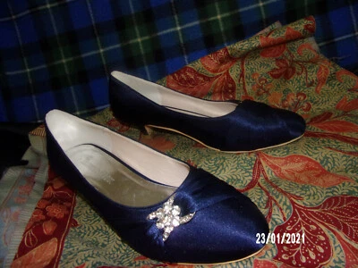 Zapatos de salón elegantes Park para mujer AZUL satinado estrás gatito talla 8,5 Foto 1 de 4