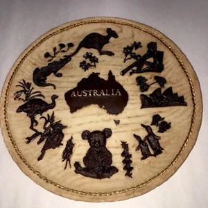 Australian Culture Animals Resin 3D Wooden look Souvenir Plate Vintage - Picture 1 of 20