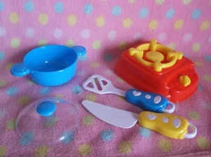 KITCHEN PLAY SET PRETEND STOVE POT & LID UTENSILS #5 PIECE PLAYSET CUTE! NEW! - Picture 1 of 3