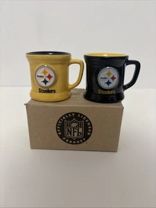 2 PITTSBURGH STEELERS MINI KERAMIK TASSEN/SCHNAPSGLAS mit Griffen NFL erhabenes Logo - Bild 1 von 8