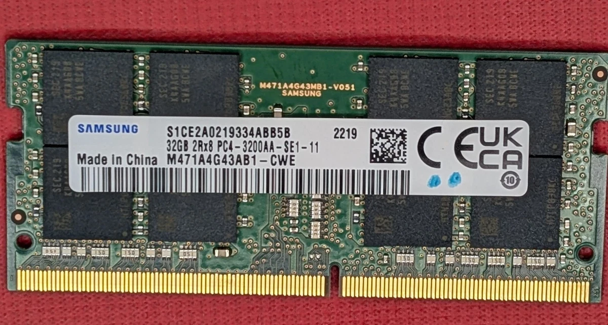 Samsung 32GB SD-DIMM DDR4-2666 メモリーキット Samsung 32GB DDR4 2666MHz PC4-21300 1.2V 2Rx8 288-Pin UDIMM