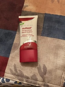 COVERGIRL Outlast All-Day Makeup Primer - Picture 1 of 5