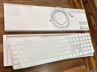 Apple Magic Keyboard mit Touch ID und Nummernfeld MK2C3D/A Model A2520 - Bild 1 von 4