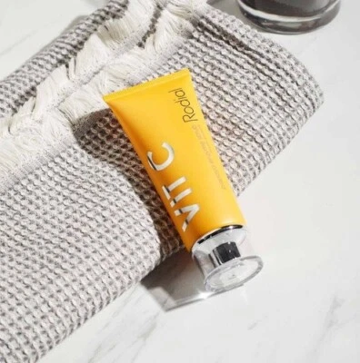 RODIAL VIT C PAPAYA ENZYME SCRUB 70ml  - Image 1 of 2