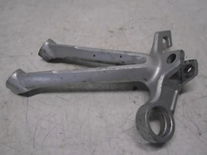 2007 2008 SUZUKI GSXR 1000 OEM LEFT PASSENGER FOOTREST BRACKET 43700-21H00 - Picture 1 of 4