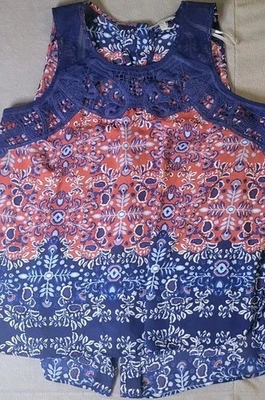 Top sin mangas Pale Sky Petite XL diseño rojo y azul recortes bordados Foto 1 de 4