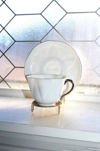 Shelley Claire de Lune ovale Tasse und Untertasse zierlich weiß mit Platinrand - Bild 1 von 4