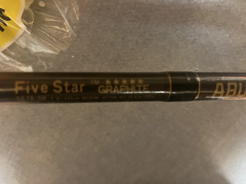 Abu Garcia 5 estrellas SS76-3M 7’6" 2 piezas acción media 10-30 lb caña de surf o arrastre Foto 1 de 4