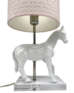 With Pferd Lampenfuß aus Keramik und Eisen mit rosa rundem Schirm - Bild 1 von 12