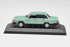 400171402 Volvo 240 GL Green Metallic Minichamps 1/43 - Imagen 1 de 4