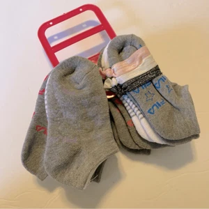 Fila girls 10 Pairs Comfort Knit Soft Socks Bonus 3 Hair Ties Girls 6-8 yr old - Picture 1 of 5
