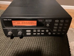Radio Shack PRO-2040 Direct Entry Programowalny 100-kanałowy odbiornik skanujący - Zdjęcie 1 z 4