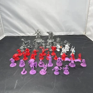 Wildspire Townsfolk Miniatures Set of 52 Unpainted D&D - Picture 1 of 5