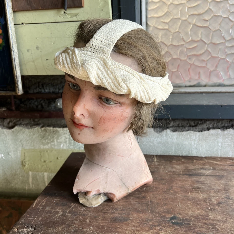 De colección 1930 Blanco Algodón Tejido Ropa Deportiva Sombrero Tocado Bullocks Inusual Foto 1 de 4