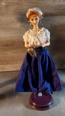 Boneca Barbie filme italiano I Love Lucy episódio 150 uvas Mattel 1999 - Imagem 1 de 4