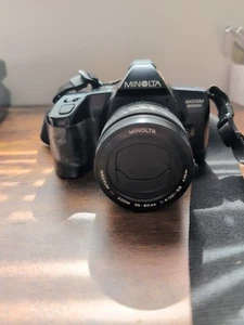 Minolta Maxxum 3000i schwarz Autofokus analoge Spiegelreflexkamera ungetestet - Bild 1 von 7