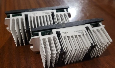 Matched pair of Pentium III CPU 700/256/100 Slot 1 SL3XM - Image 1 of 4