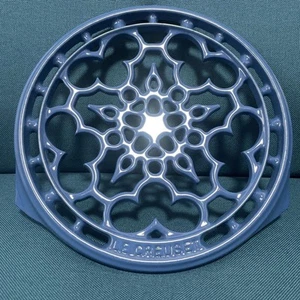 Le Creuset Pot Holder Trivet Blue Cookware Kitchenware - Picture 1 of 10