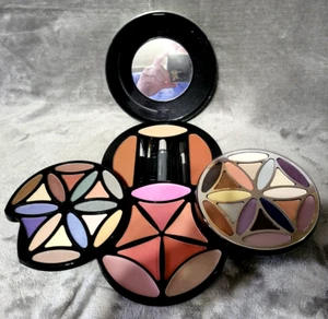 BR-Compact, Foldable-Full Size Make Up Kit for Travel or Gifts - Picture 1 of 7