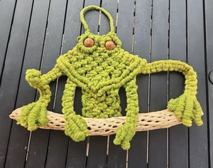 Green Frog Macrame Wall Hanging Driftwood Wood Bead Eyes READ Repaired Retro - Picture 1 of 8