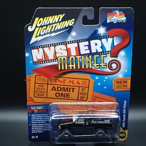 2024 JOHNNY LIGHTNING 1985 TOYOTA SR5 PICKUP BACK TO THE FUTURE REL 1 NO 5 1:64 - Picture 1 of 8