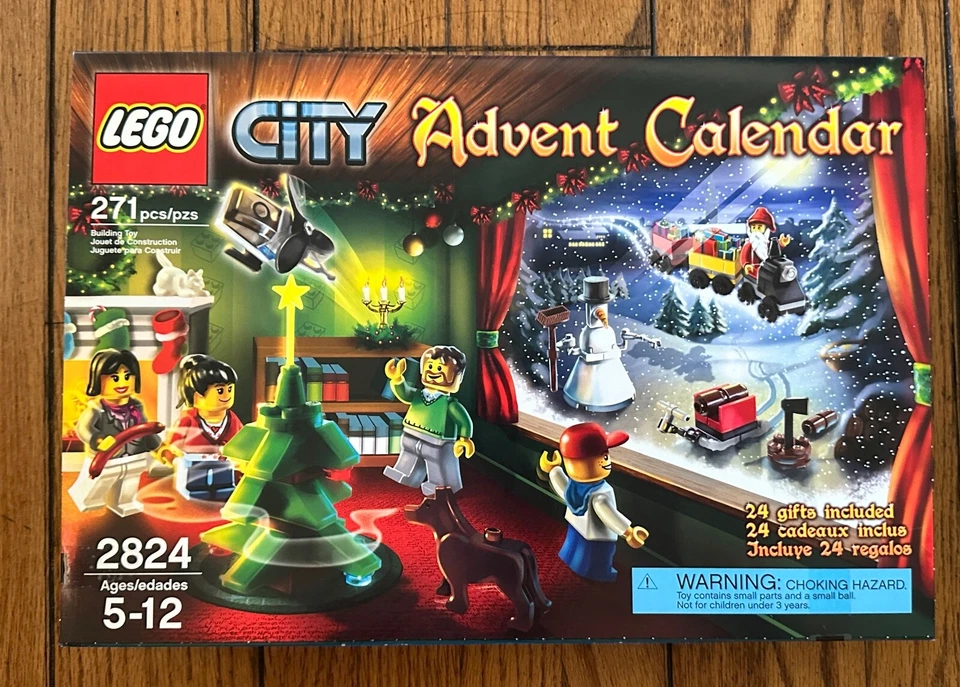 *NEW* LEGO 2824 Town City 2010 ADVENT CALENDAR Yellow Santa Snowman *RETIRED* - Image 1 of 4