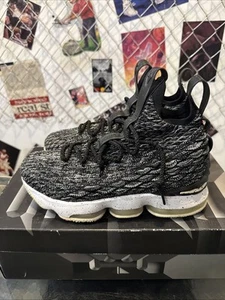 Nike Lebron XV "Ashes" Black Gray Size 7Y women's 8.5 922811-002 - Imagen 1 de 9