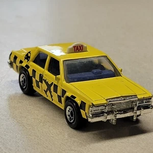 1979-1982 Ford LTD Crown Victoria Taxi Collectible 1/64 Scale Diecast Model - Picture 1 of 3
