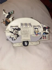 "Estatuilla Disney Mickey Mouse and Friends 2020 edición especial, 4,8""" - Imagen 1 de 5