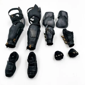 Armor Wrist Guard Combat Suit Figure Hottoys HT MMS432 Justice League 1/6 Batman - Picture 1 of 7