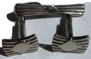 Tie clip With matching cuff links silver tone Vintage to use or craft projects - Picture 1 of 7