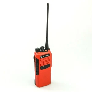 Radio de mano Motorola GP340 roja UHF 403 - 470 MHz incl. batería nueva - Imagen 1 de 1