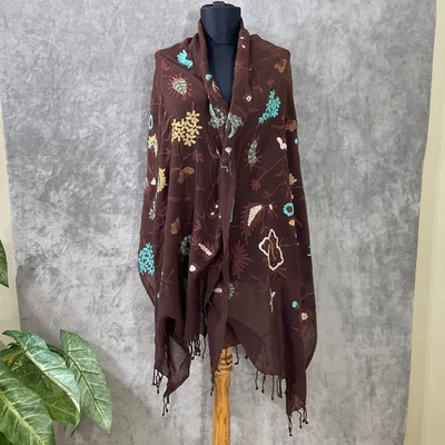 "Bufanda envolvente bordada floral de lana vintage Selection Privee 27"" x 80""" Foto 1 de 4