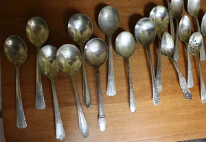 Lot of 60 Pieces of Vintage Antique Silverplate Knives Spoons Forks - Picture 1 of 16