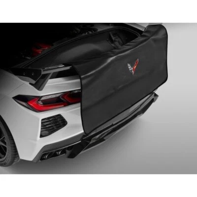 Protector de fascia trasero Chevrolet Corvette C8 2020-2023 84299226 logotipo negro fabricante de equipos originales Foto 1 de 4