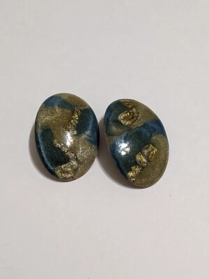 Pendientes ovalados de latón de colección con un BOHO de oro vertido y resina azul. 2".  Foto 1 de 4
