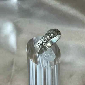 Sterling Silver 925 Engraved Scroll Work Ring Band Size 8.5 Dainty Boho Style - Picture 1 of 13