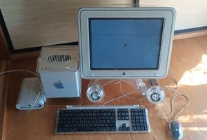 Apple Power Mac G4 Cube M7886 Desktop with Monitor, Keyboard, Speakers, AC Adapt - Afbeelding 1 van 10